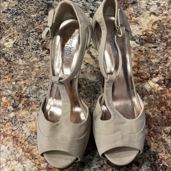 Beige heels. Never worn - Picture 4 of 4